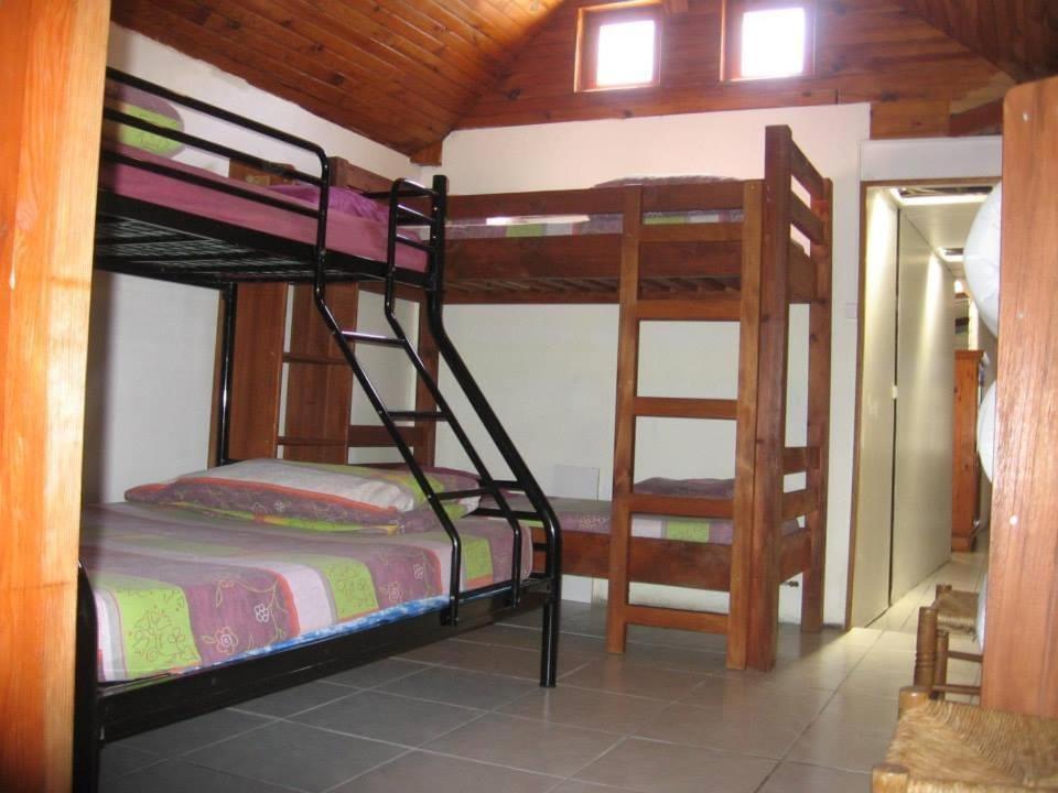 Gite Les Carillons Hostel Cilaos Exterior photo