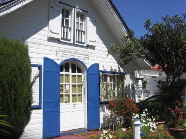 Gite Les Carillons Hostel Cilaos Exterior photo